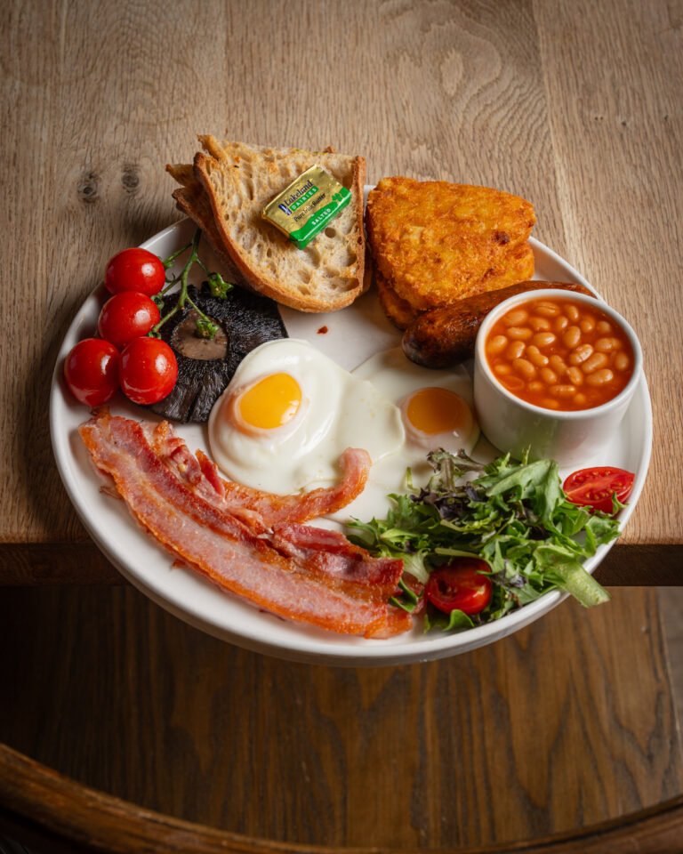 Full English Breakfast in finsbury Park